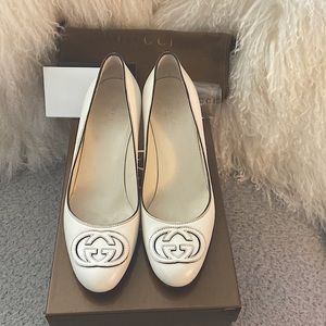 Gucci bone color pumps